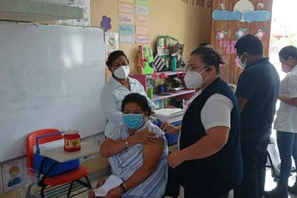 Campeche cierra escuela tras detectar maestra contagiada con Covid-19