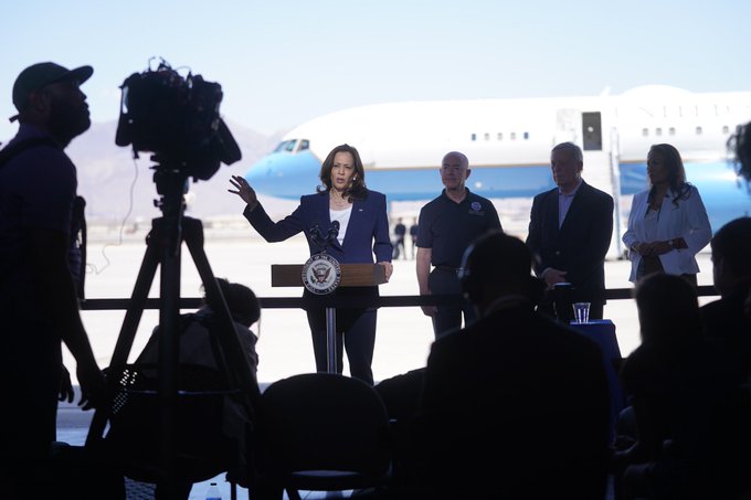 ¡Lo cumplió! A unas semanas de su visita a México, Kamala Harris visitó la frontera sur de Estados Unidos