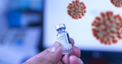 Aumentan los contagios por Covid-19 en países que aplicaron vacunas chinas