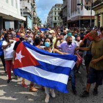 Después de las marchas hay decenas de detenidos en Cuba