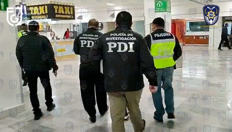 ¡Lo bajaron del avión! Fue detenido presunto agresor de Ainara