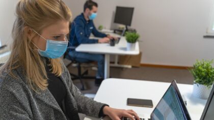 ¡De regreso a las oficinas! Vacunados ya no son vulnerables ante Covid, dice la Ssa