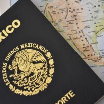 Habrá pasaportes más seguros para menores: ¿están sacándolos ilegalmente del país?