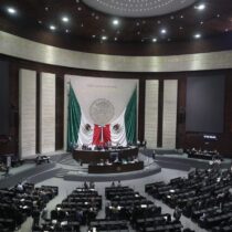 Legisladores van por Huerta y Toledo