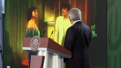 Despreocupado, AMLO difunde canciones en forma ilícita