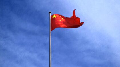 China emite alerta en 30 ciudades por rebrote de Covid-19