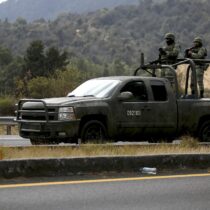 Delincuentes retan al Ejército mexicano