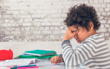Aumenta ansiedad en menores con clases a distancia