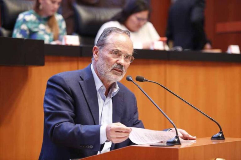 No hay sustento legal para “nueva bancada”: Monreal y Sánchez Cordero