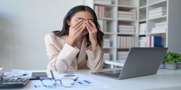 El estrés laboral: causas y consecuencias 