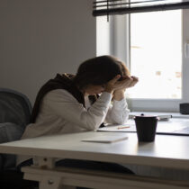 Agotamiento en el trabajo: una epidemia silenciosa en el mundo laboral moderno