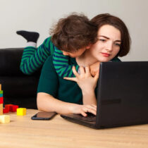 Guía no oficial para sobrevivir al home office con niños de vacaciones