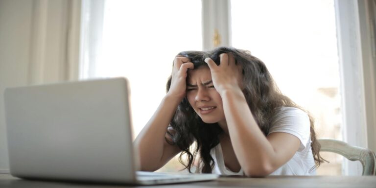Trabajo sin estrés: cómo poner límites y cuidar tu bienestar