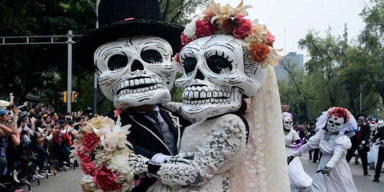 Entre catrinas y calabazas: cómo la CDMX convirtió el miedo en marketing