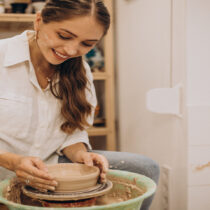 La cultura de los “soft hobbies”: el nuevo escape favorito de nuestra generación