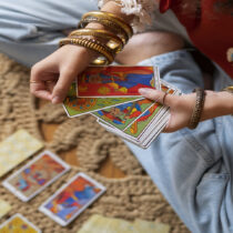 Entre símbolos y misterio: la historia del Rider-Waite-Smith