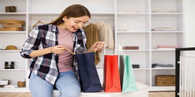 ¿Por qué compramos cosas que no necesitamos (y lo sabemos)?