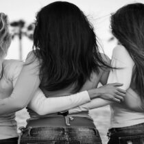 Compañeros de trinchera: ¿existe la amistad verdadera en el trabajo?