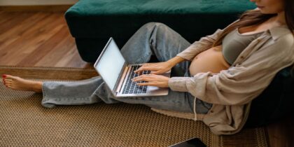 Embarazada y en modo agencia: sí se puede (y con estilo)”